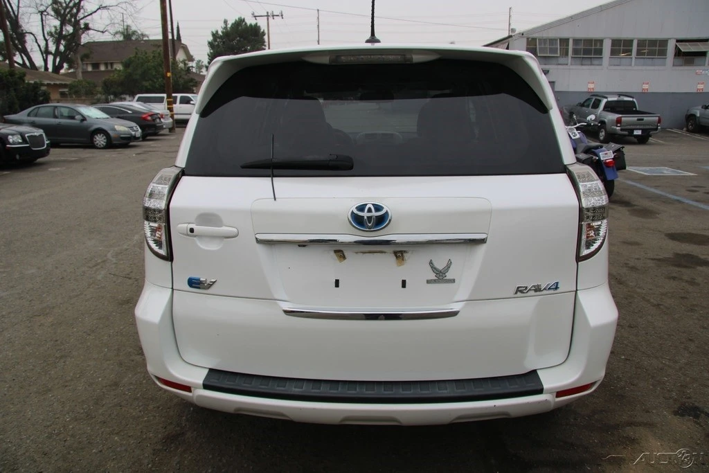 2014 Toyota RAV4 4th Gen - Image 5 of 21