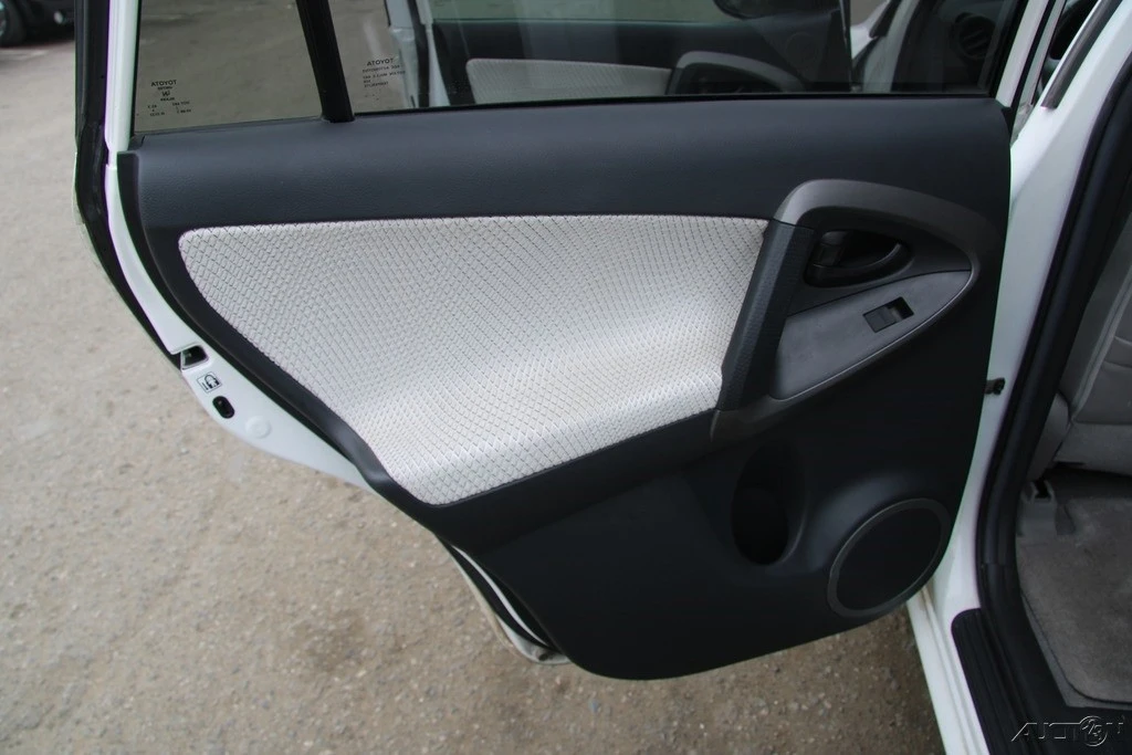 2014 Toyota RAV4 4th Gen - Image 20 of 21