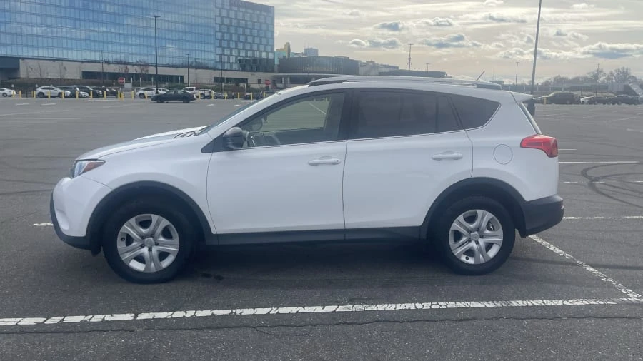 2014 Toyota RAV4 4th Gen - Image 2 of 17