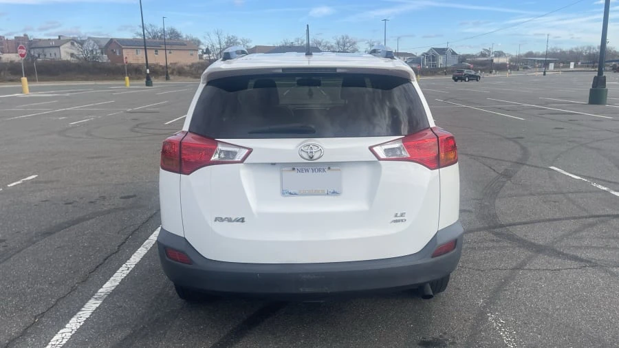 2014 Toyota RAV4 4th Gen - Image 5 of 17