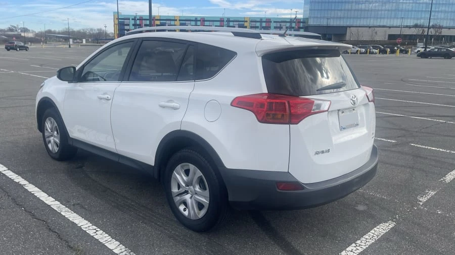 2014 Toyota RAV4 4th Gen - Image 8 of 17