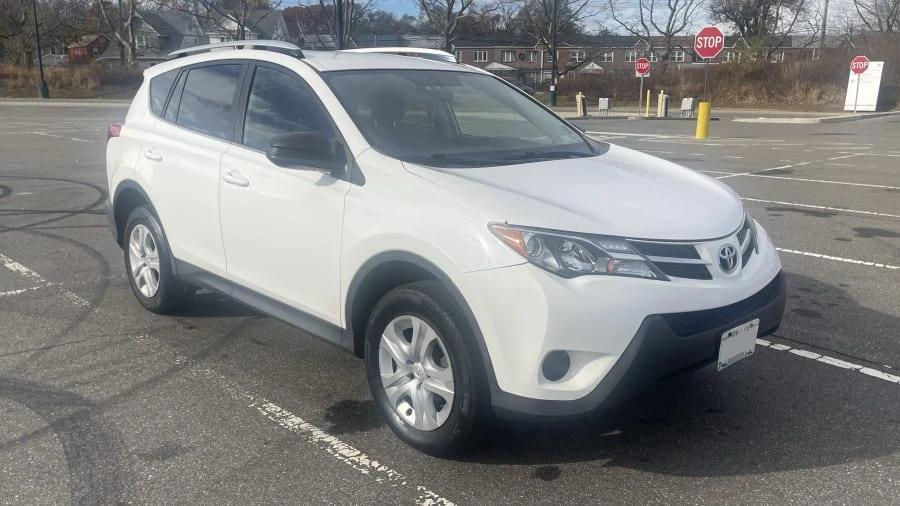 2014 Toyota RAV4 4th Gen - Image 6 of 17