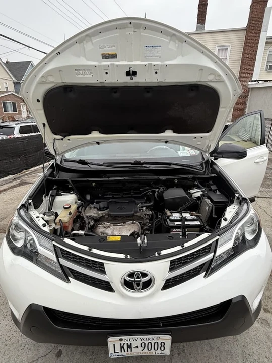 2014 Toyota RAV4 4th Gen - Image 16 of 17