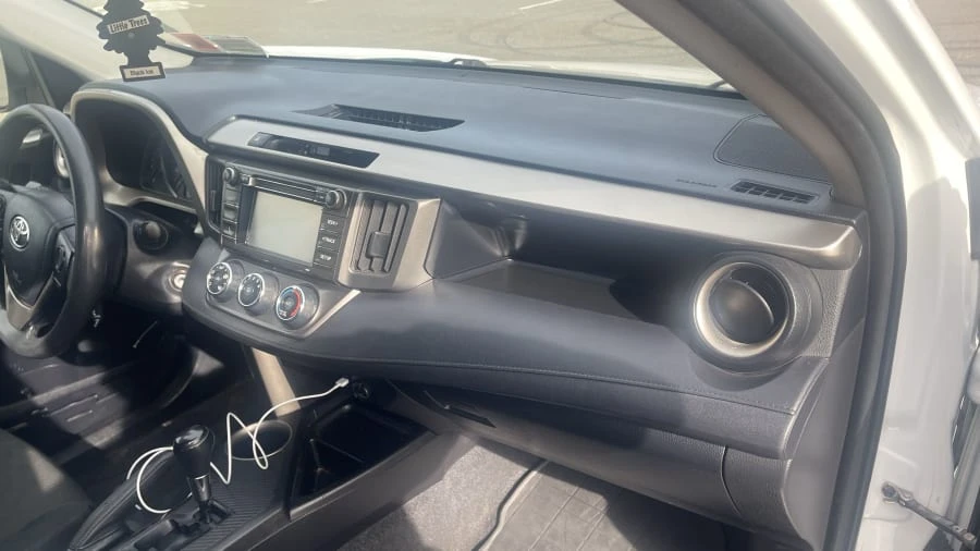 2014 Toyota RAV4 4th Gen - Image 9 of 17