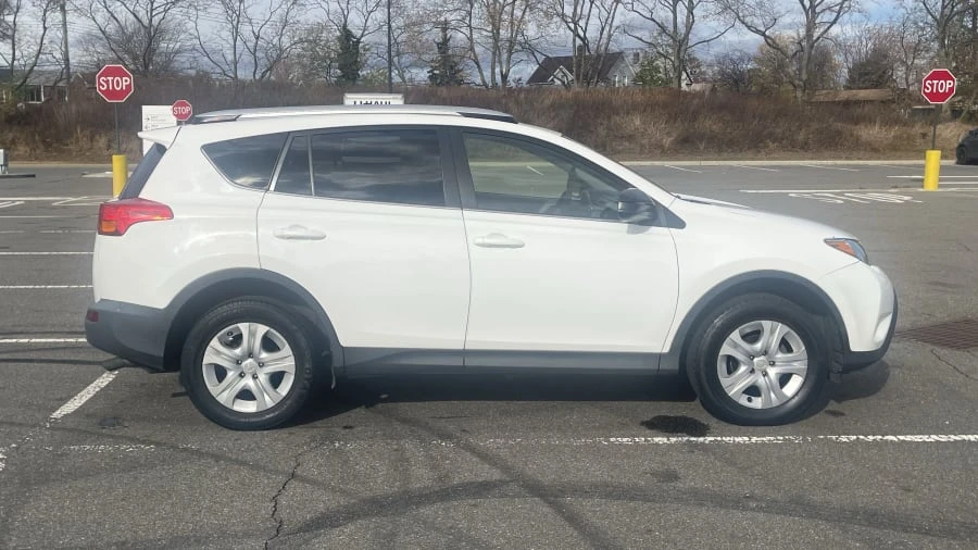 2014 Toyota RAV4 4th Gen - Image 7 of 17