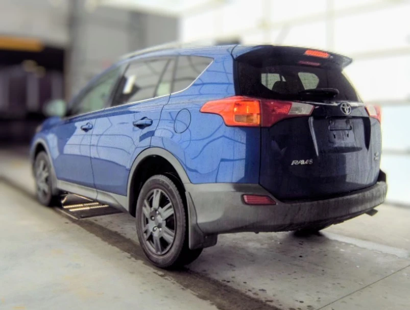 2014 Toyota RAV4 4th Gen - Image 3 of 17