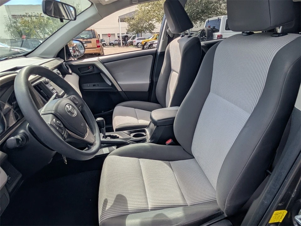 2014 Toyota RAV4 4th Gen - Image 10 of 12