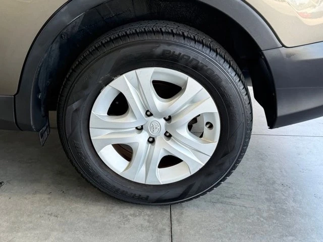 2014 Toyota RAV4 4th Gen - Image 16 of 21