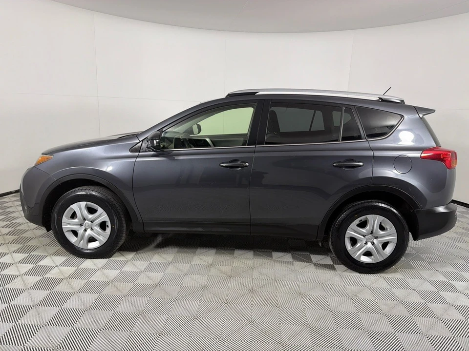 2014 Toyota RAV4 4th Gen - Image 8 of 12