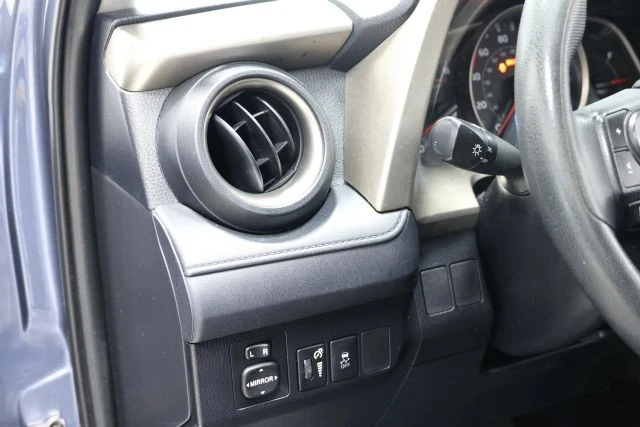 2014 Toyota RAV4 4th Gen - Image 13 of 21