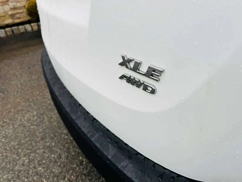 2014 Toyota RAV4 4th Gen - Image 3 of 12
