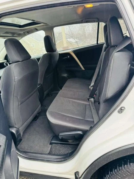 2014 Toyota RAV4 4th Gen - Image 10 of 12