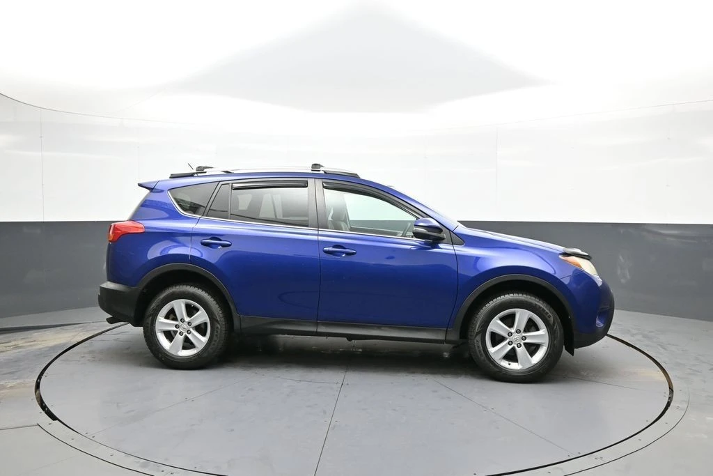 2014 Toyota RAV4 4th Gen - Image 5 of 12