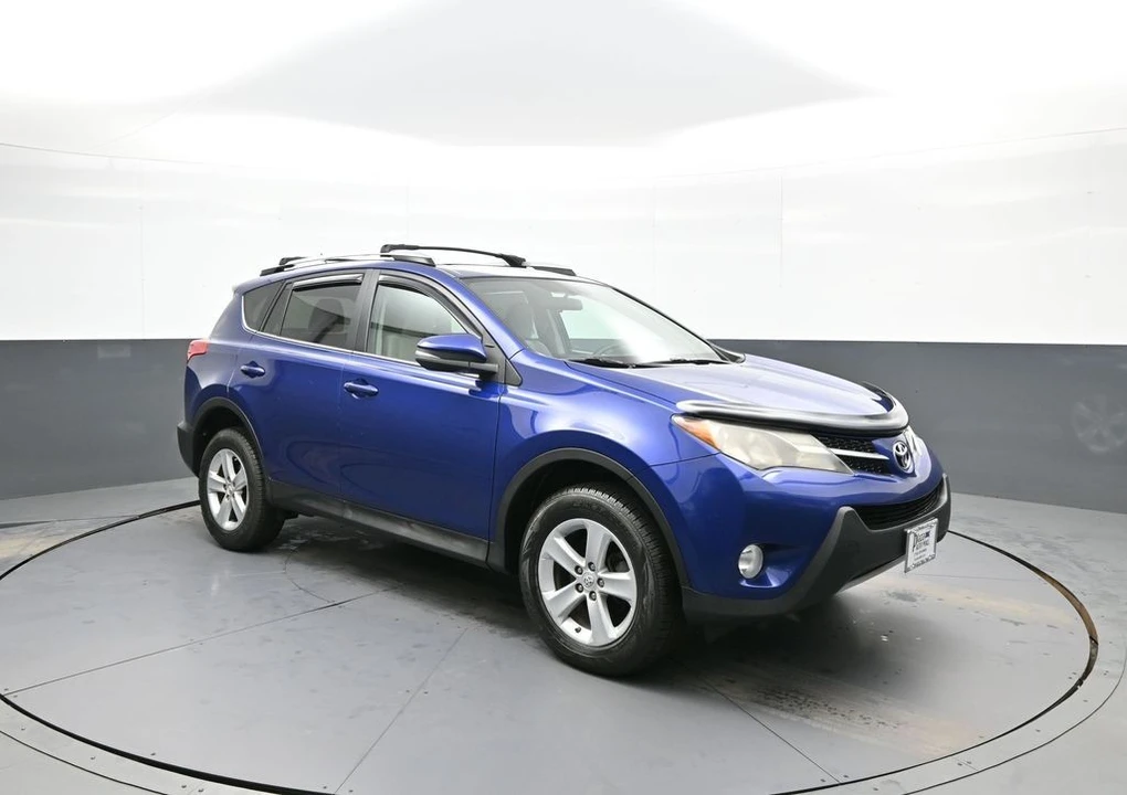 2014 Toyota RAV4 4th Gen - Image 4 of 12
