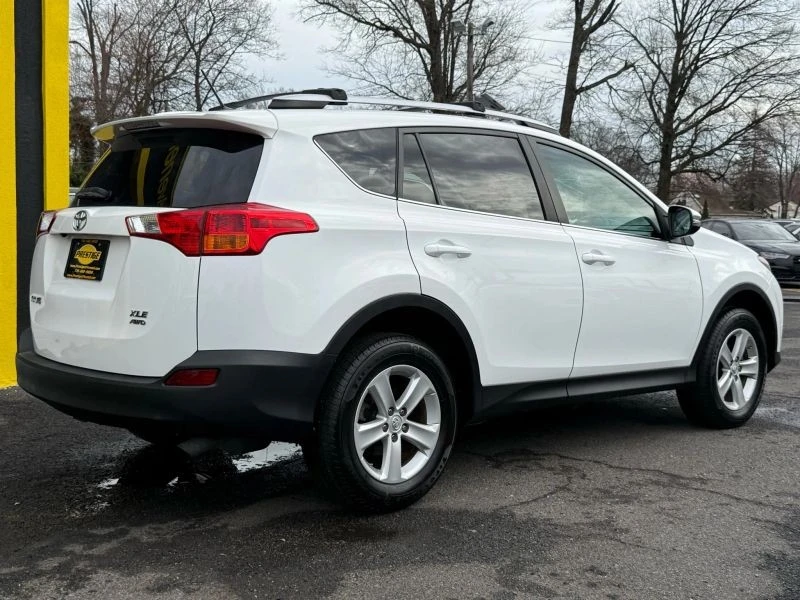 2014 Toyota RAV4 4th Gen - Image 6 of 12