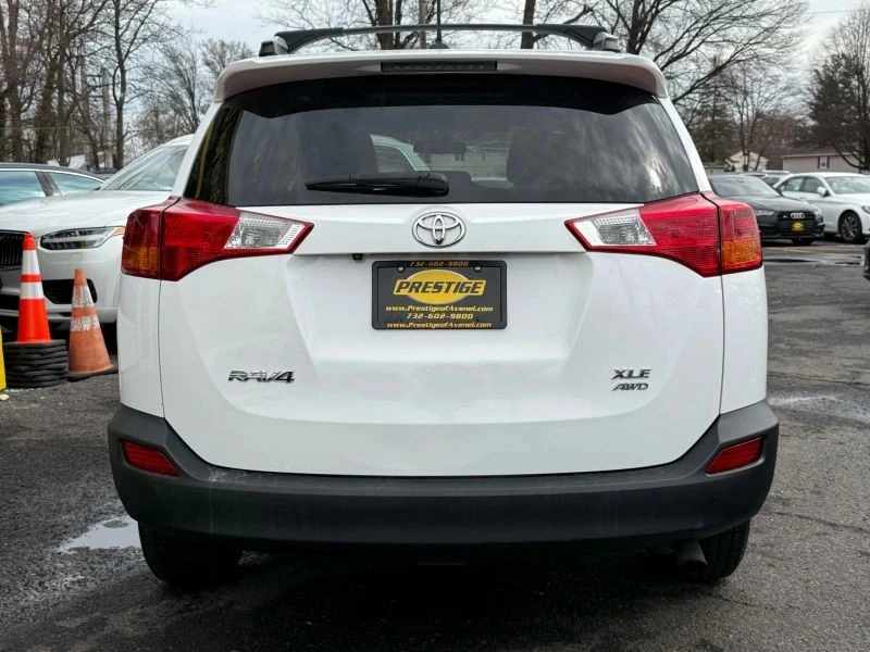 2014 Toyota RAV4 4th Gen - Image 5 of 12