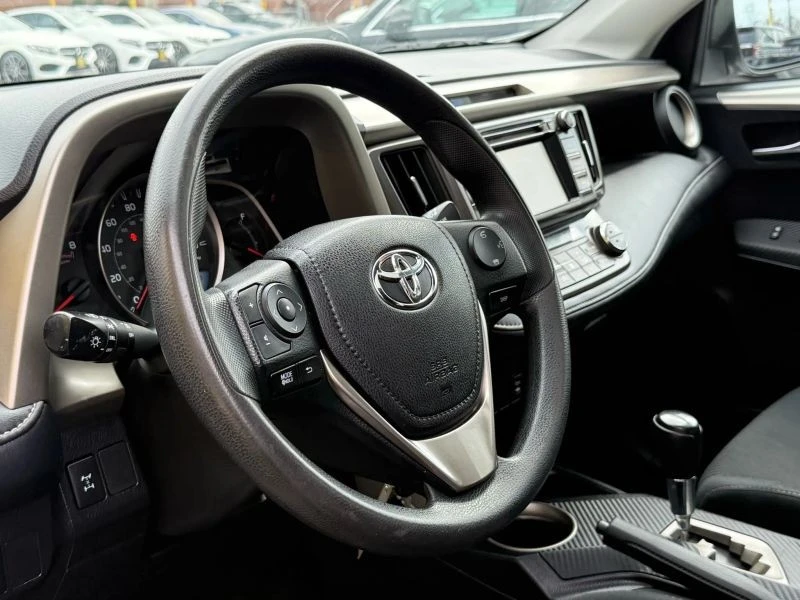 2014 Toyota RAV4 4th Gen - Image 9 of 12