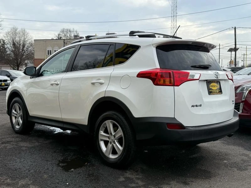 2014 Toyota RAV4 4th Gen - Image 4 of 12