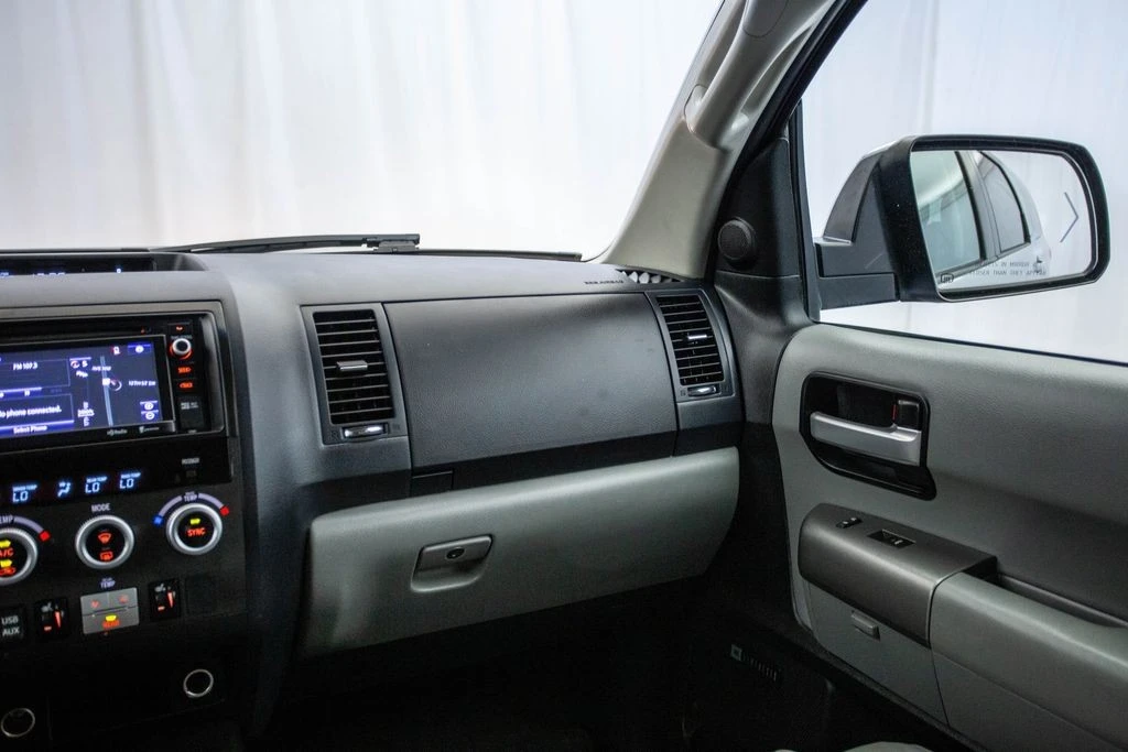 2014 Toyota Sequoia 2nd Gen - Image 5 of 12