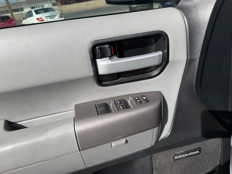 2014 Toyota Sequoia 2nd Gen - Image 10 of 19