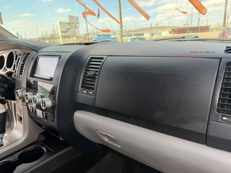 2014 Toyota Sequoia 2nd Gen - Image 16 of 19
