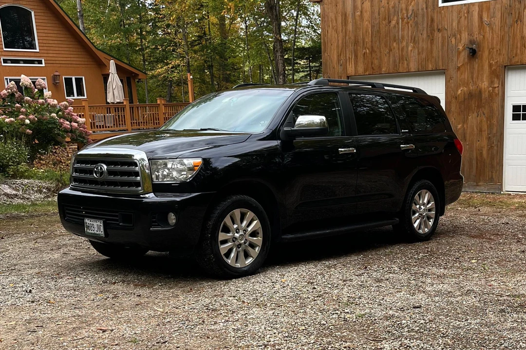 2014 Toyota Sequoia 2nd Gen - Image 11 of 31