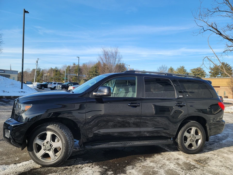 2014 Toyota Sequoia 2nd Gen - Image 2 of 16