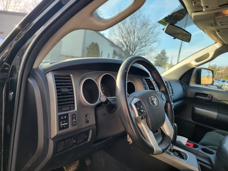 2014 Toyota Sequoia 2nd Gen - Image 13 of 16