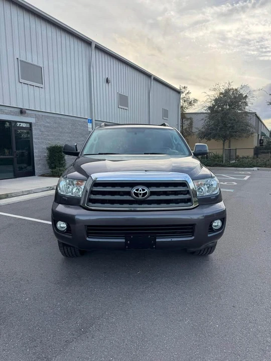 2014 Toyota Sequoia 2nd Gen - Image 2 of 10