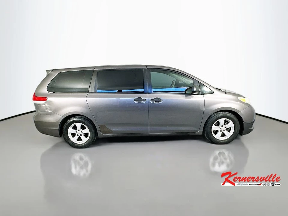 2014 Toyota Sienna 3rd Gen - Image 8 of 21