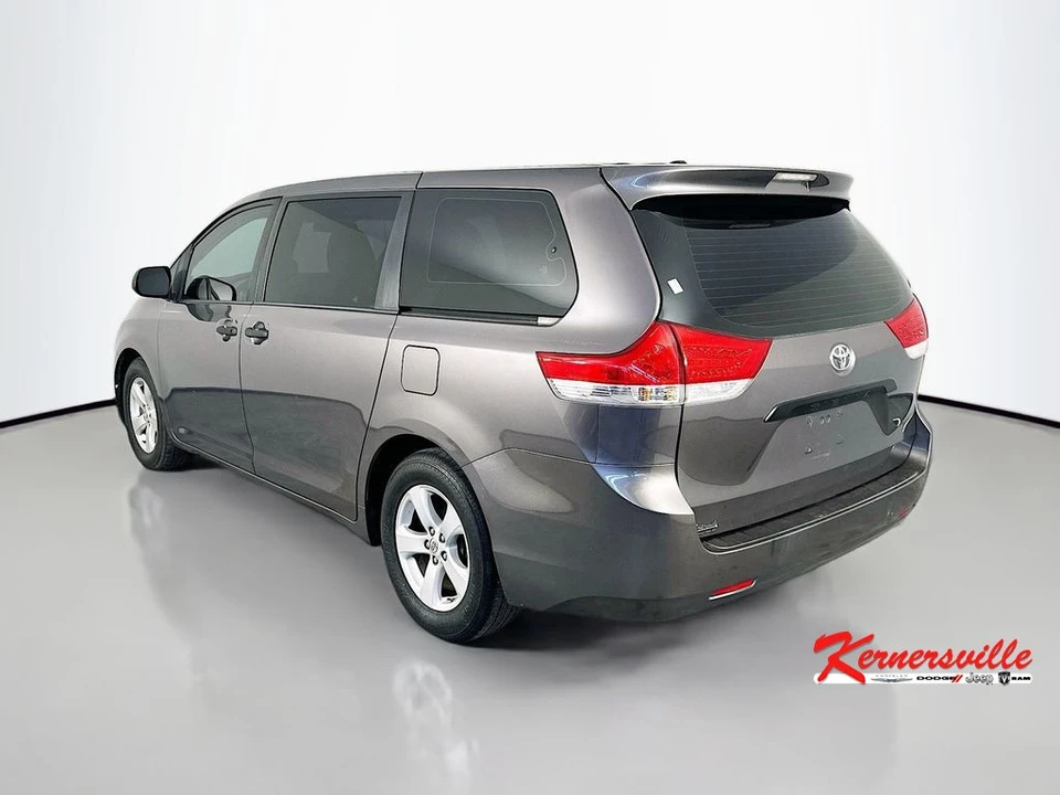 2014 Toyota Sienna 3rd Gen - Image 5 of 21