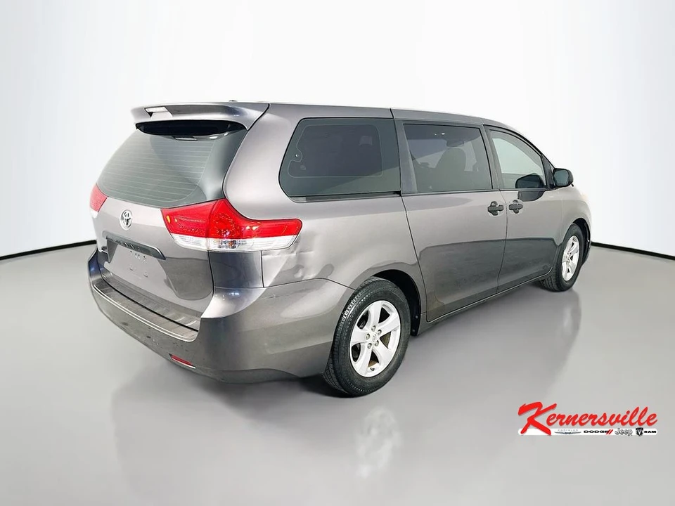2014 Toyota Sienna 3rd Gen - Image 7 of 21