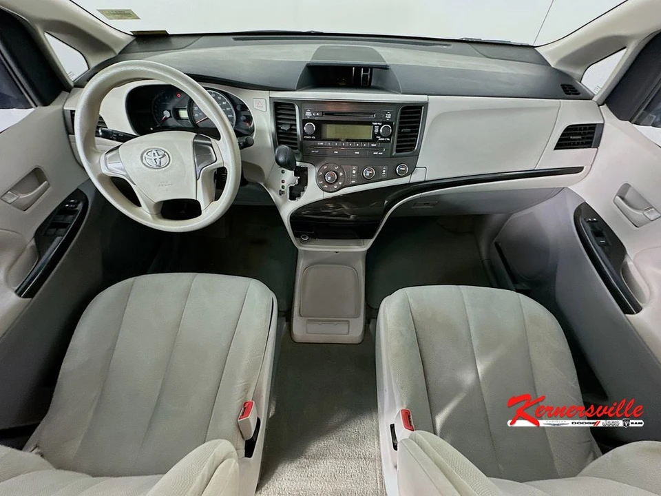 2014 Toyota Sienna 3rd Gen - Image 10 of 21