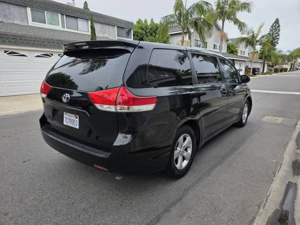 2014 Toyota Sienna 2nd Gen - Image 4 of 10