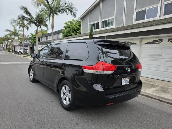 2014 Toyota Sienna 2nd Gen - Image 5 of 10