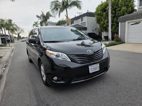 2014 Toyota Sienna 2nd Gen - Image 2 of 10