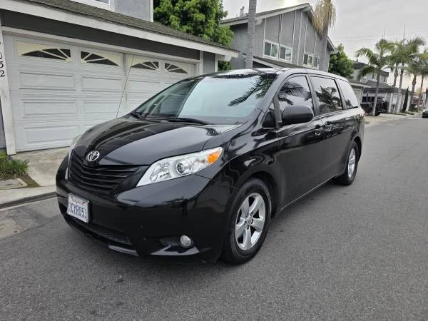 2014 Toyota Sienna 2nd Gen - Image 3 of 10