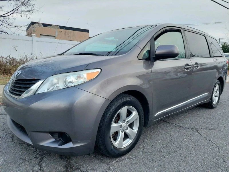 2014 Toyota Sienna 3rd Gen - Image 2 of 12