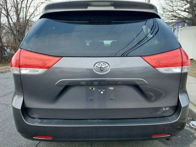2014 Toyota Sienna 3rd Gen - Image 12 of 12
