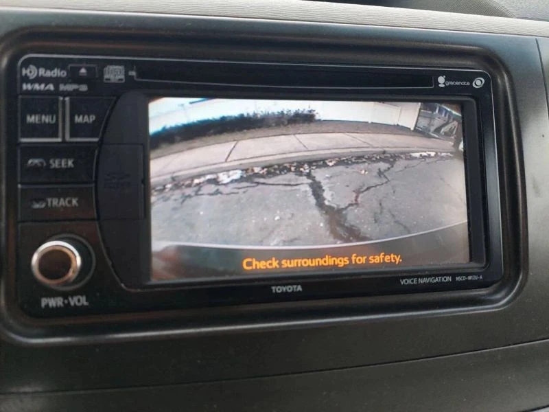2014 Toyota Sienna 3rd Gen - Image 4 of 12