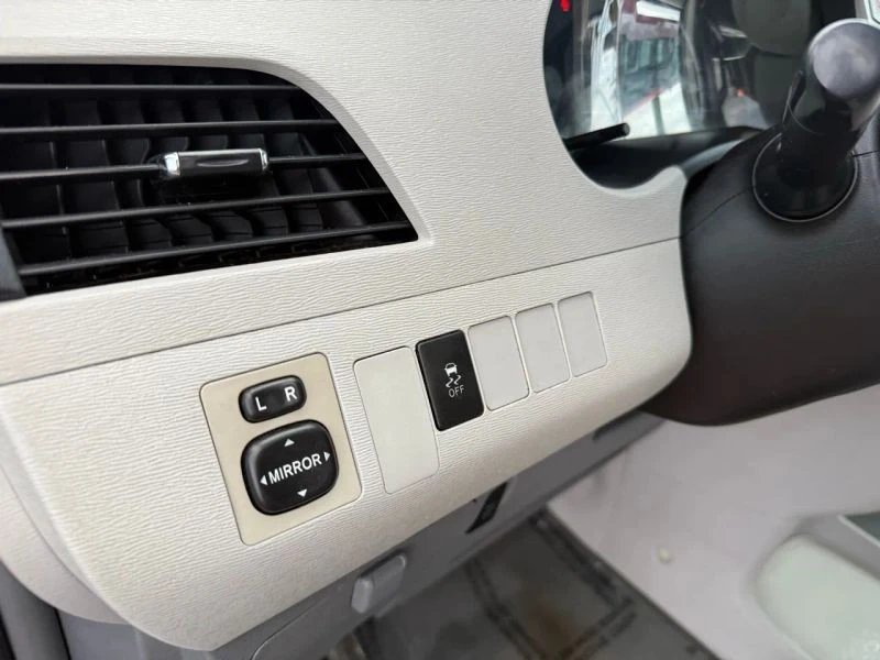 2014 Toyota Sienna 2nd Gen - Image 12 of 12