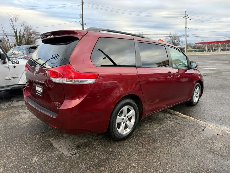 2014 Toyota Sienna 2nd Gen - Image 8 of 12