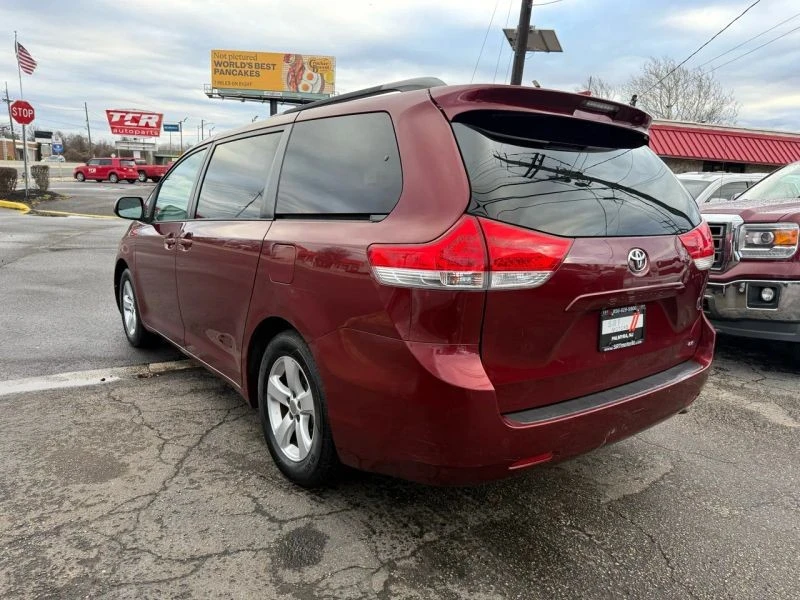 2014 Toyota Sienna 2nd Gen - Image 6 of 12