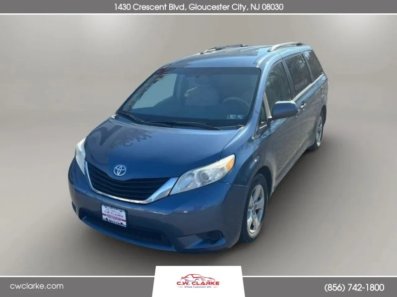 2014 Toyota Sienna 3rd Gen - Image 2 of 6