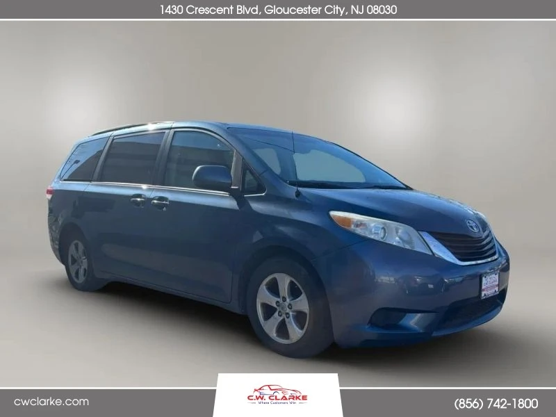 2014 Toyota Sienna 3rd Gen - Image 3 of 6