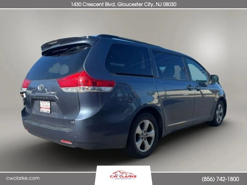 2014 Toyota Sienna 3rd Gen - Image 4 of 6