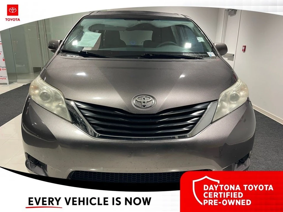 2014 Toyota Sienna 3rd Gen - Image 5 of 10