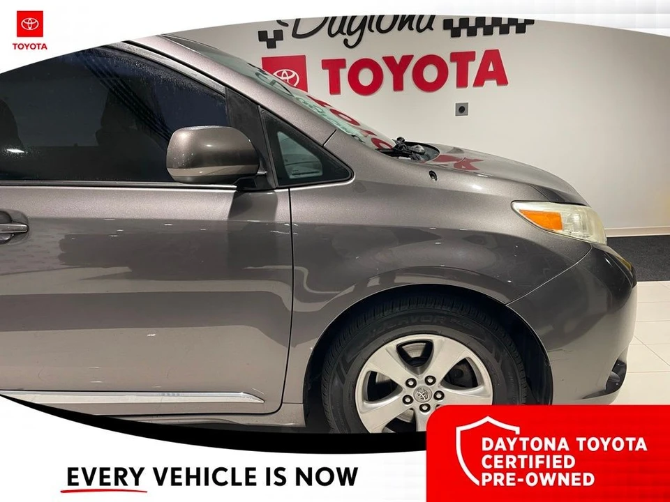 2014 Toyota Sienna 3rd Gen - Image 4 of 10