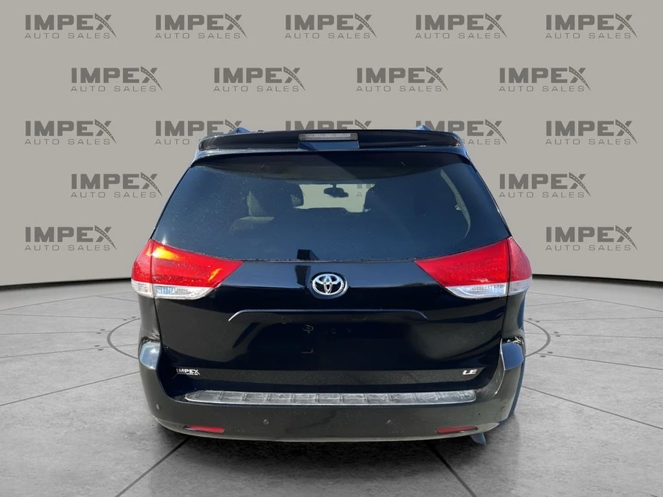 2014 Toyota Sienna 3rd Gen - Image 4 of 12