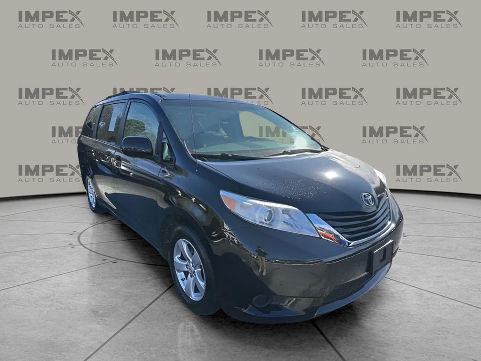 2014 Toyota Sienna 3rd Gen - Image 7 of 12